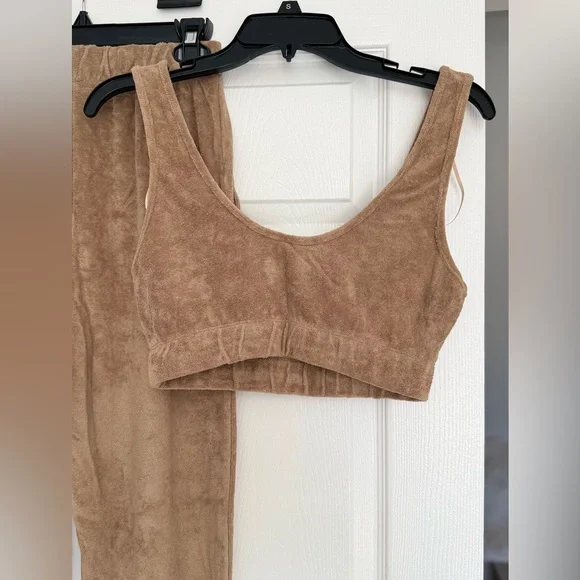 NWTA 2 piece Zara Terrycrop Tank Top and Joggers - Picture 2 of 8